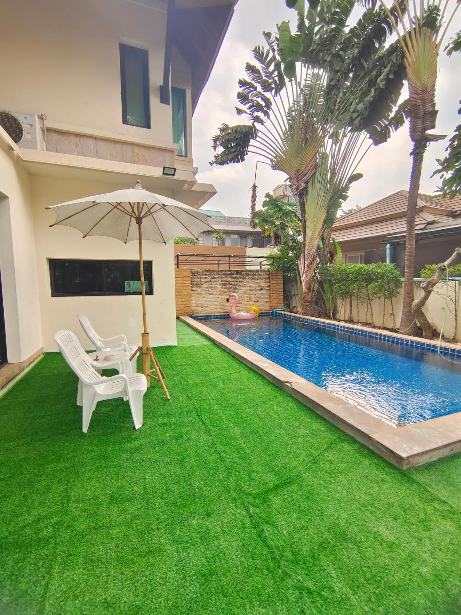 Villa Baan Natcha Pool Center *