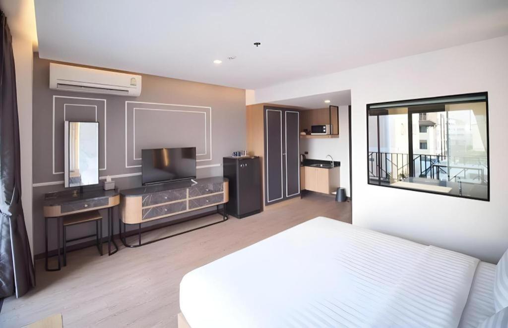 Sleep With Me Hotel 3*