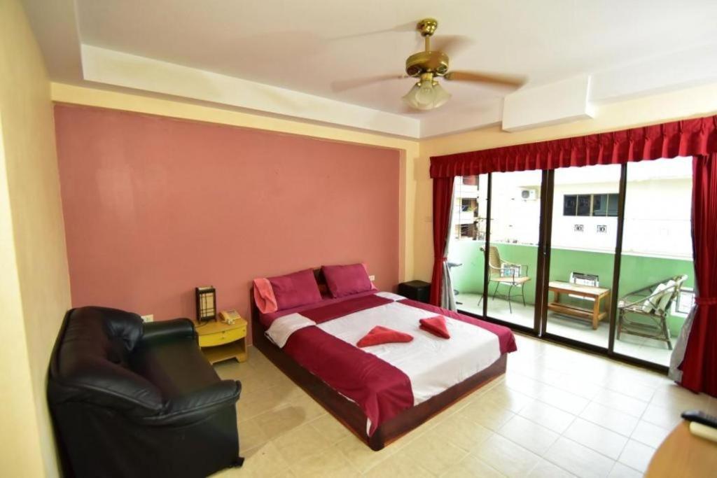 Oyo 75381 Billabong Hotel