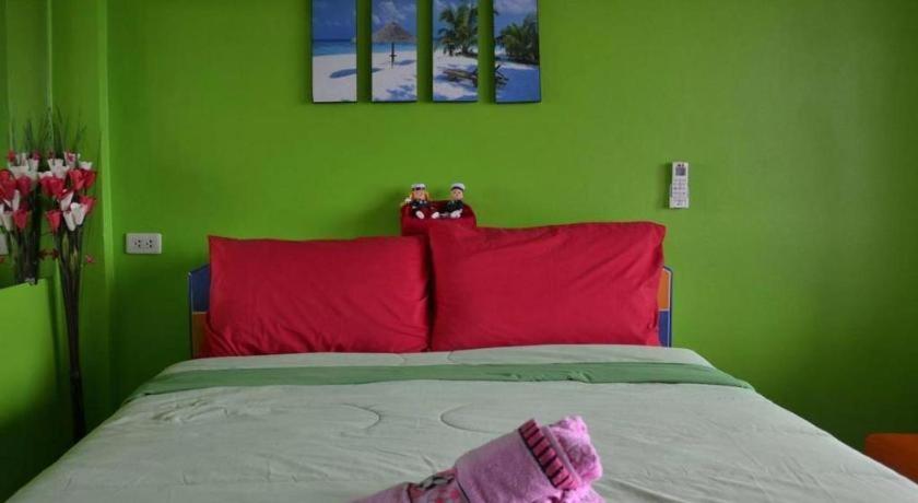 Hotel Baan Navy Kohlarn 2*