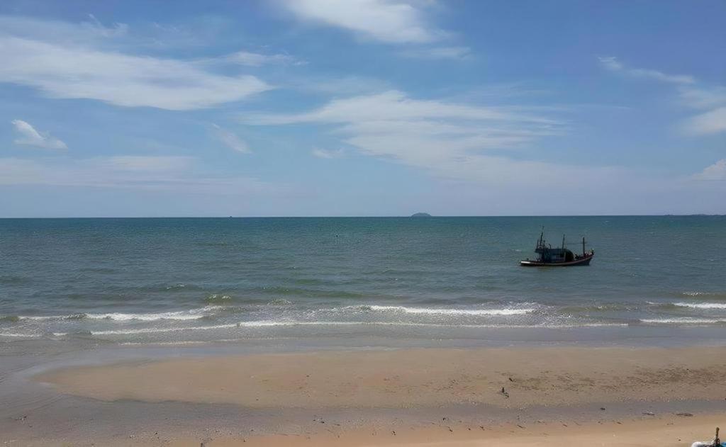 Sea Falcon On The Water 2* Pattaya