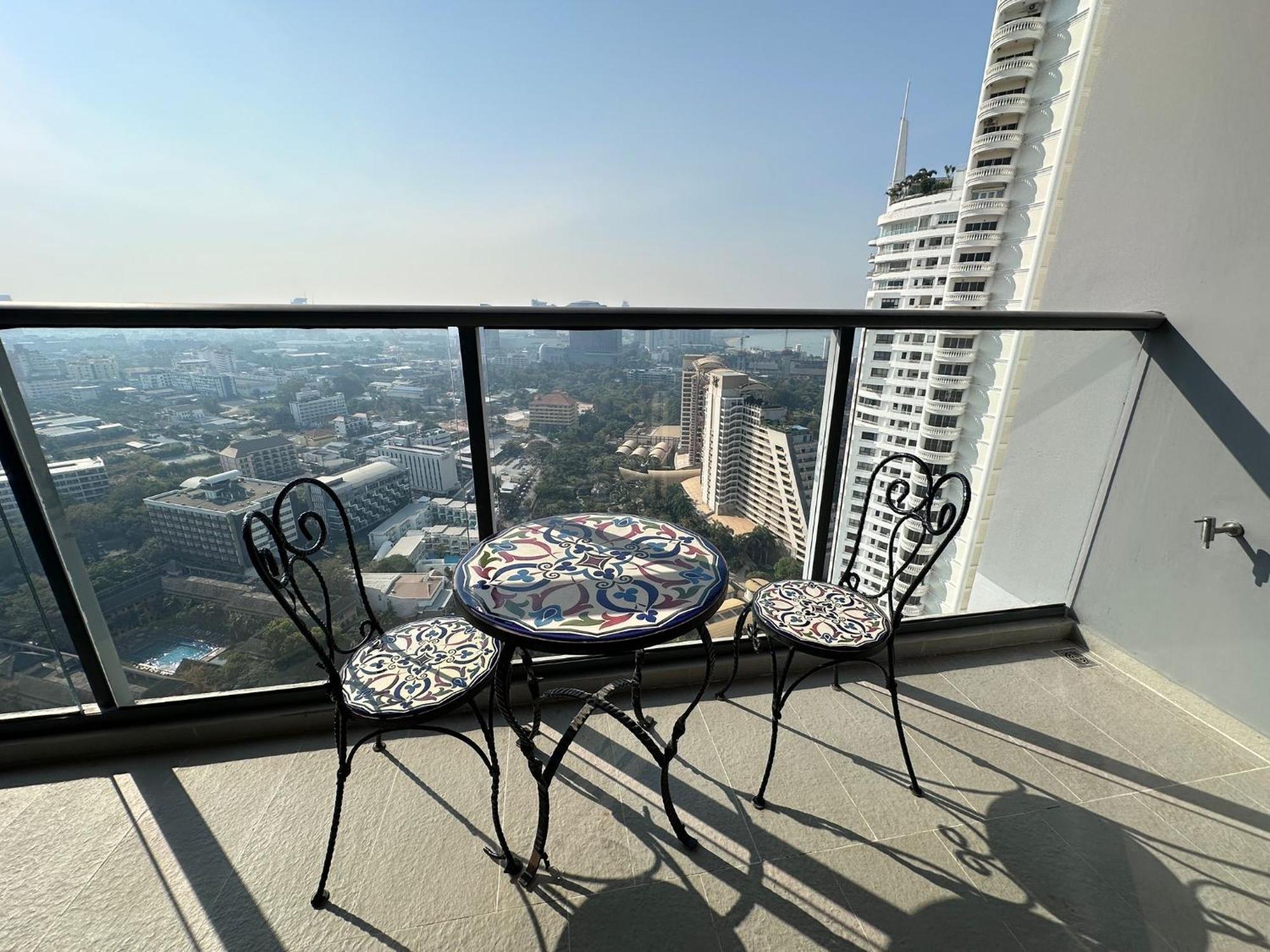 Apartment Zire Wongamat