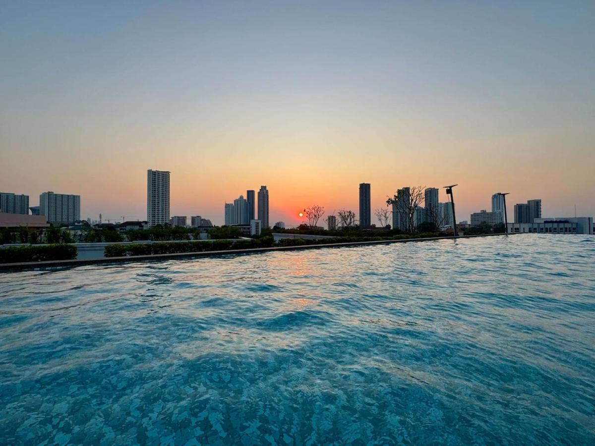 Apartment Alice In Borderland Pattaya