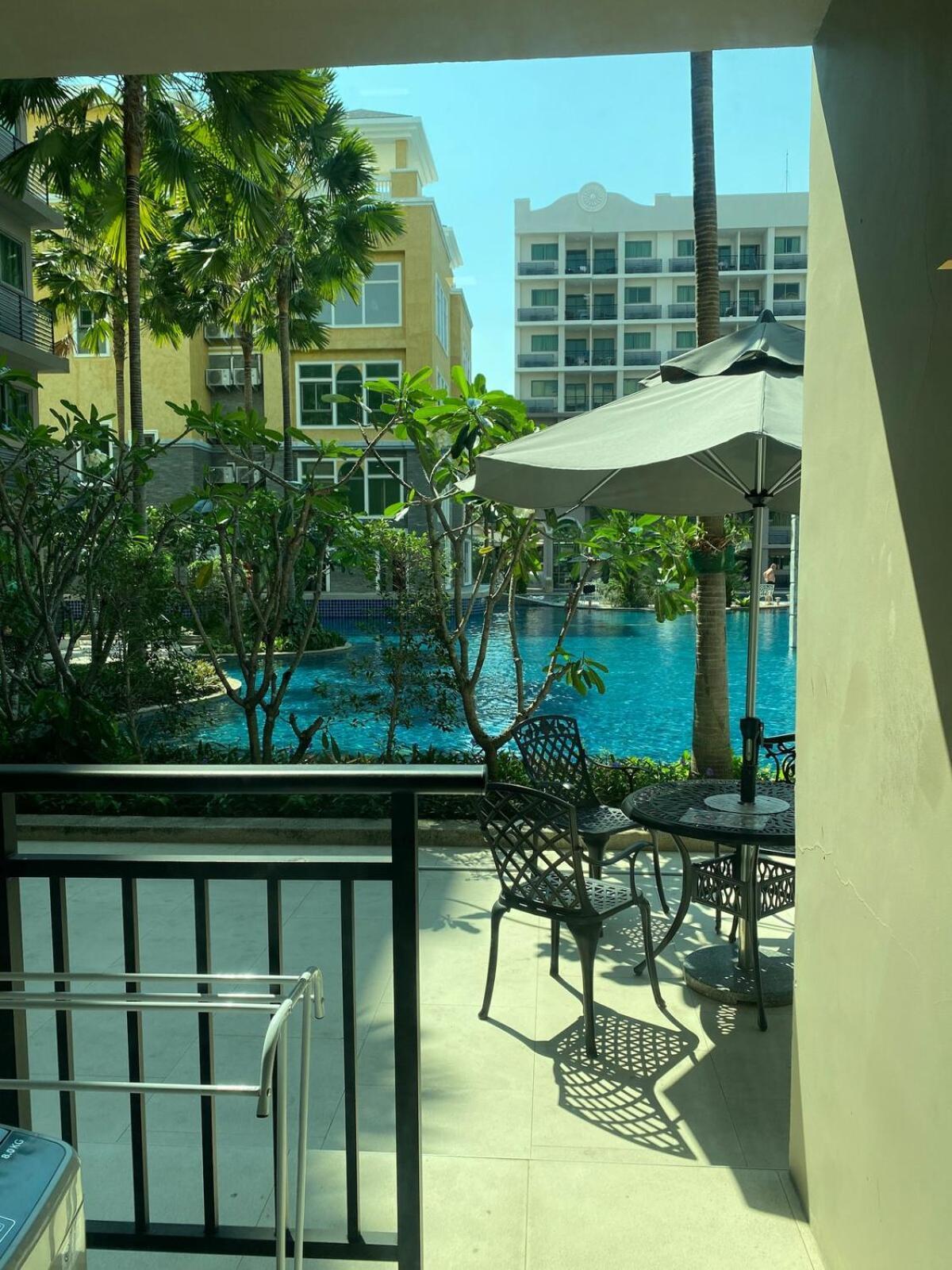 Pool Access Near And Town * Pattaya
