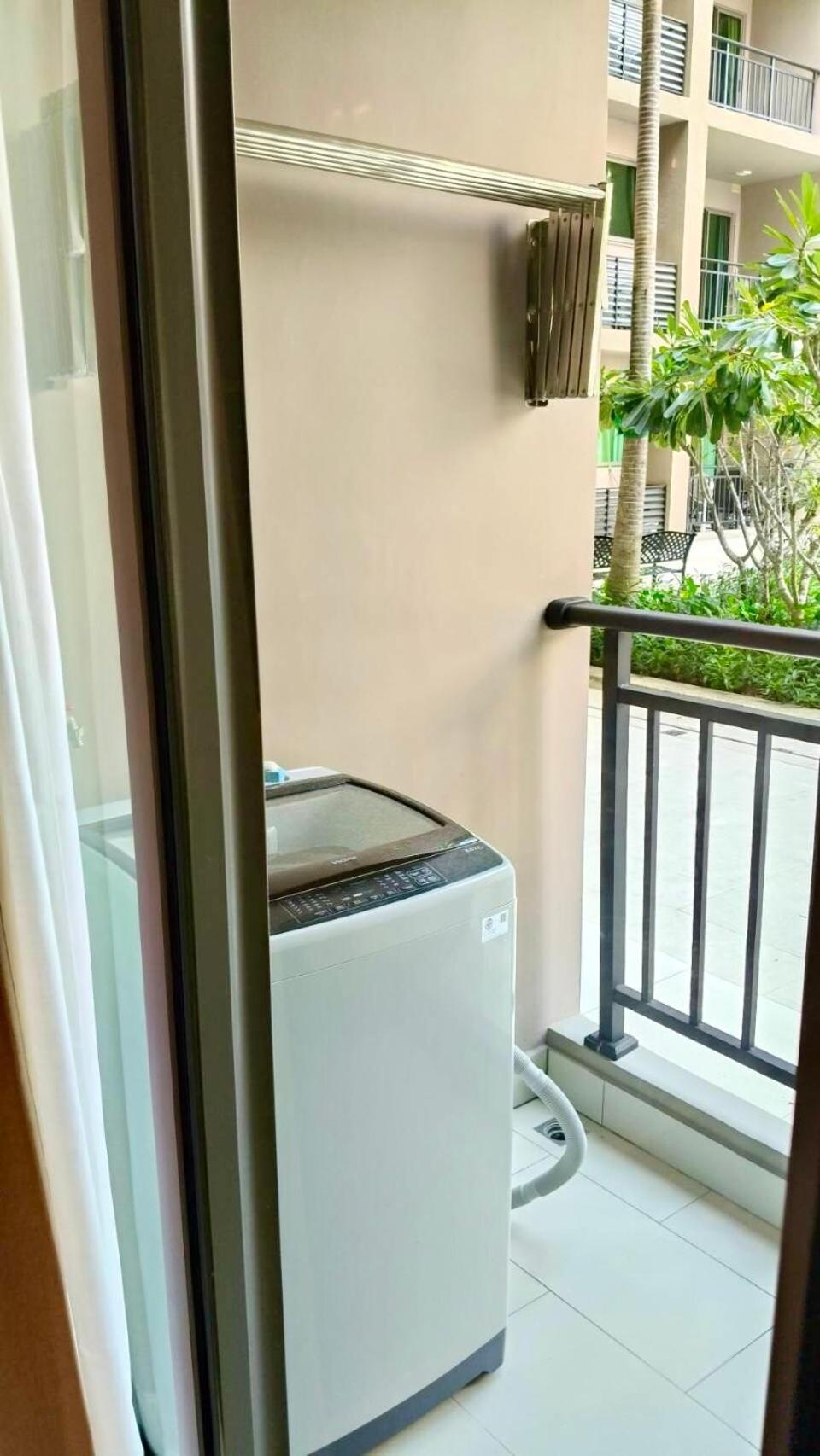 Apartment Pool Access Near And Town Pattaya