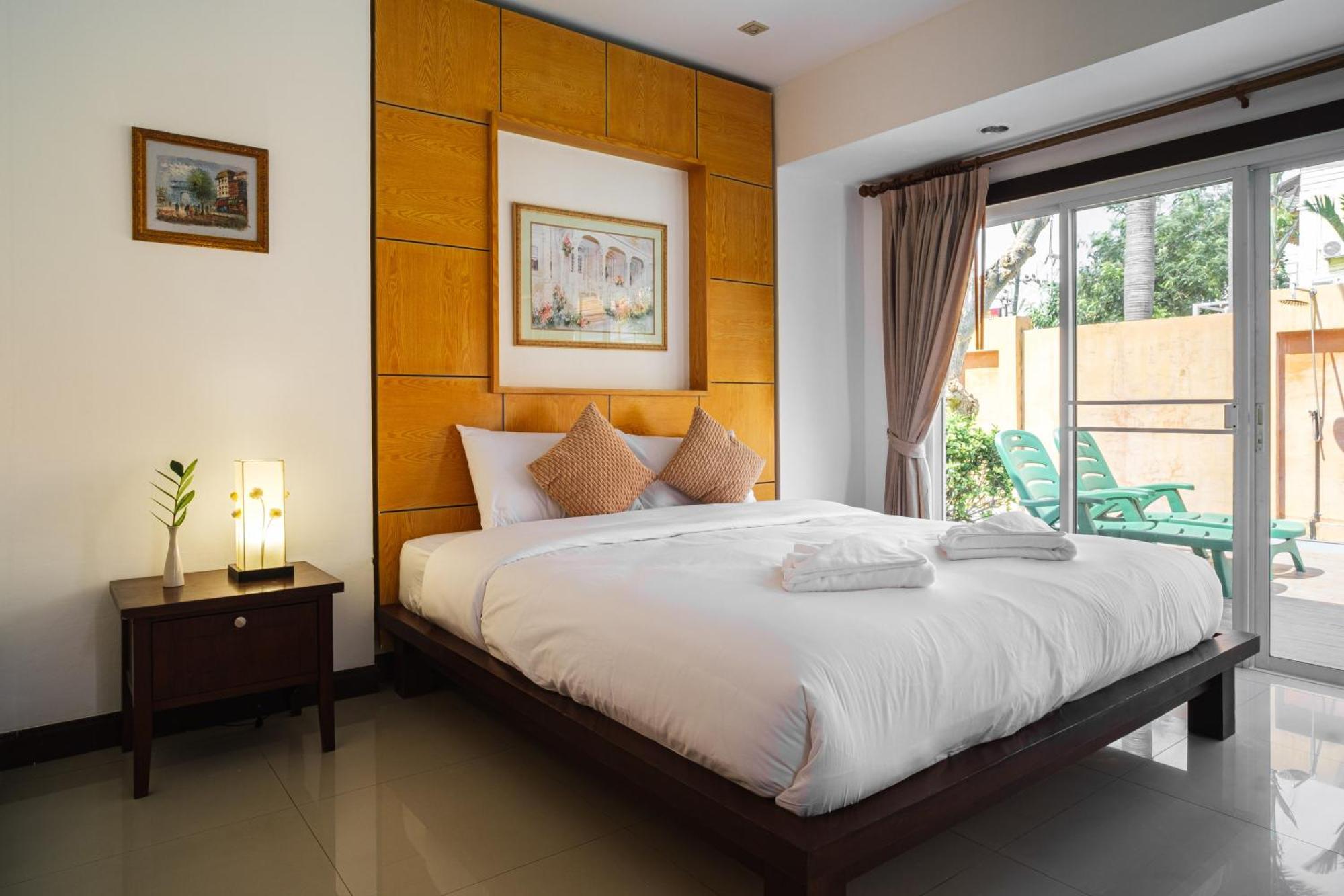 Villa Royal Massarossa Pool Pattaya-23