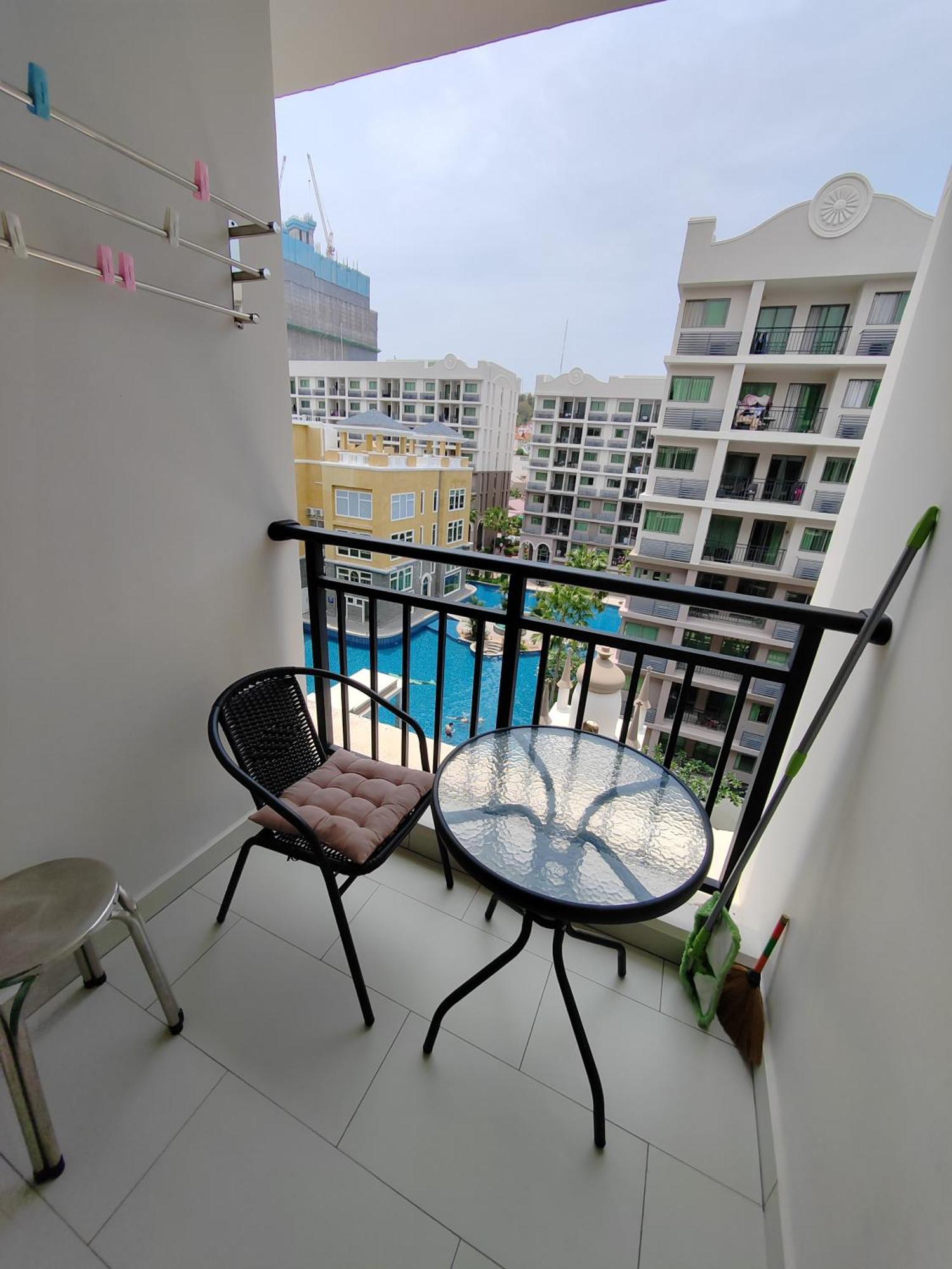 1 Bedroom Arcadia Continental *