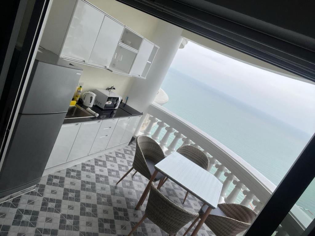 Sky Sea View *