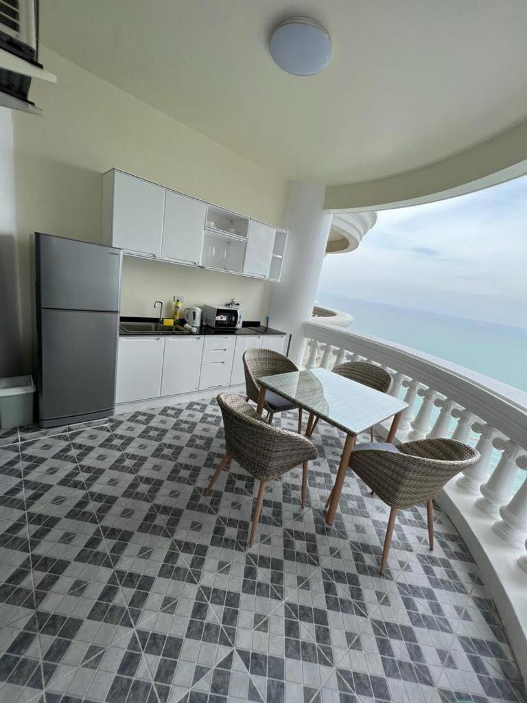 Apartment Sky Sea View