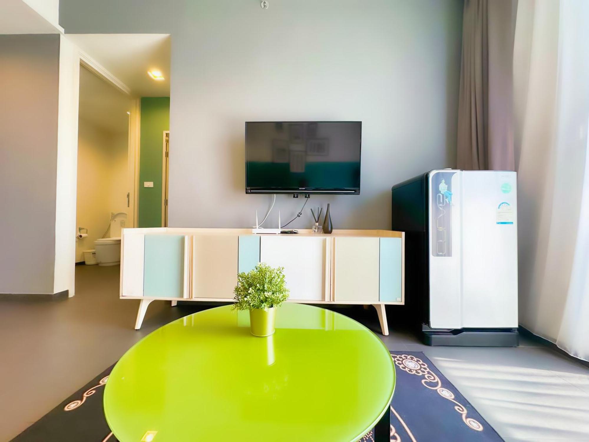 Walking Street Unixx Beautiful Sea View Apartment Pattaya