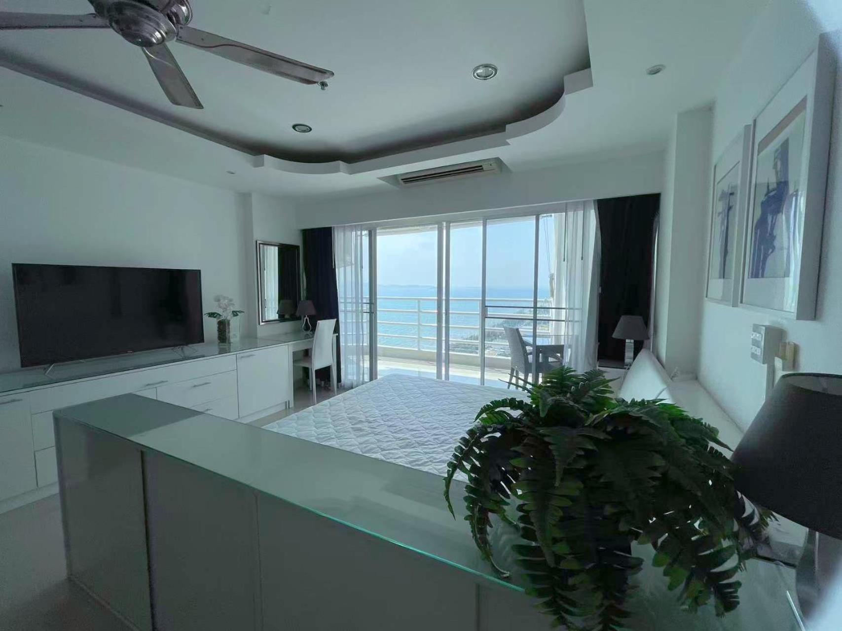 Apartment Beautiful Sea View Front