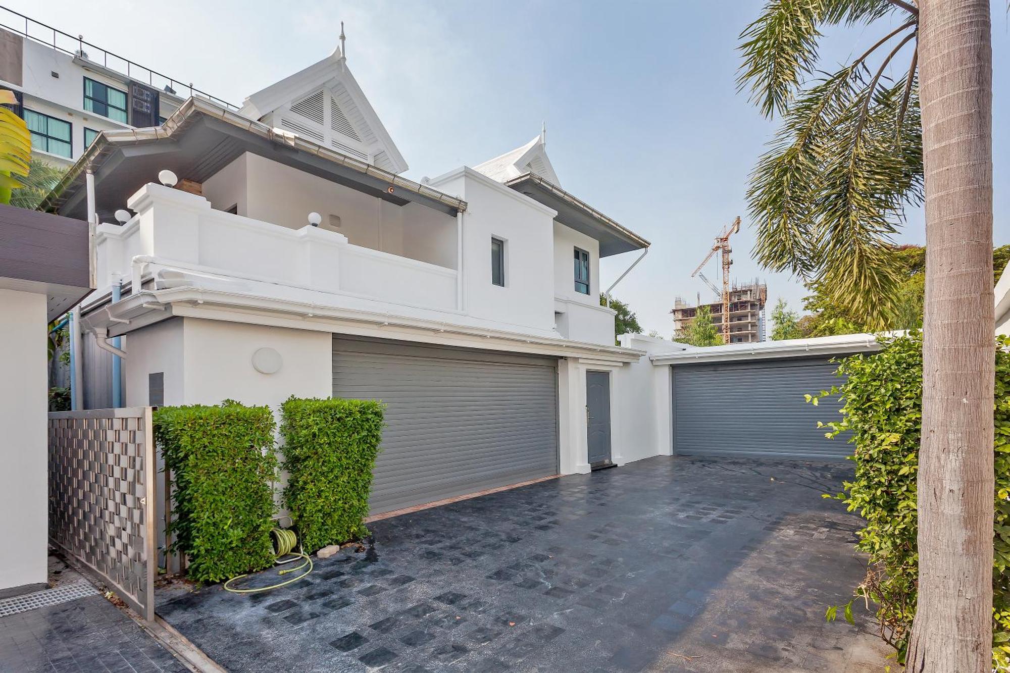 Villa Angels-villa-pattaya-near-walking-street-4bed-8-people *