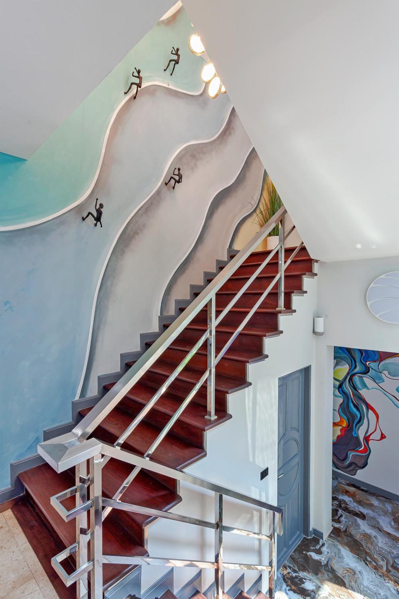 Angels-villa-pattaya-near-walking-street-4bed-8-people