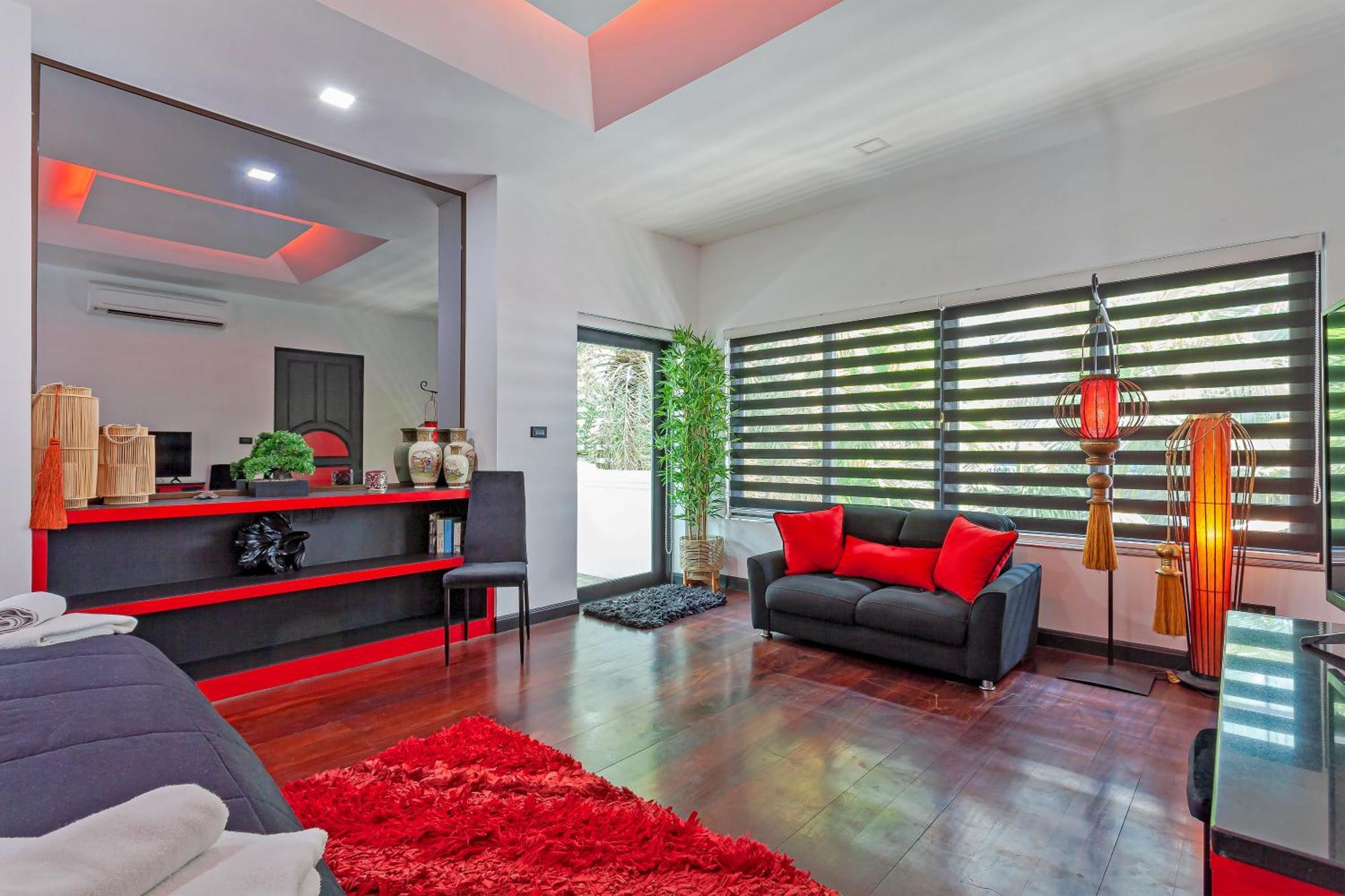 Angels-villa-pattaya-near-walking-street-4bed-8-people *