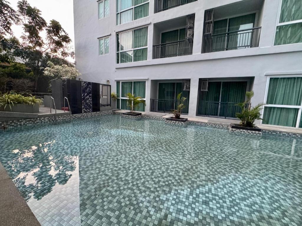 Apartment Squid Game Pattaya