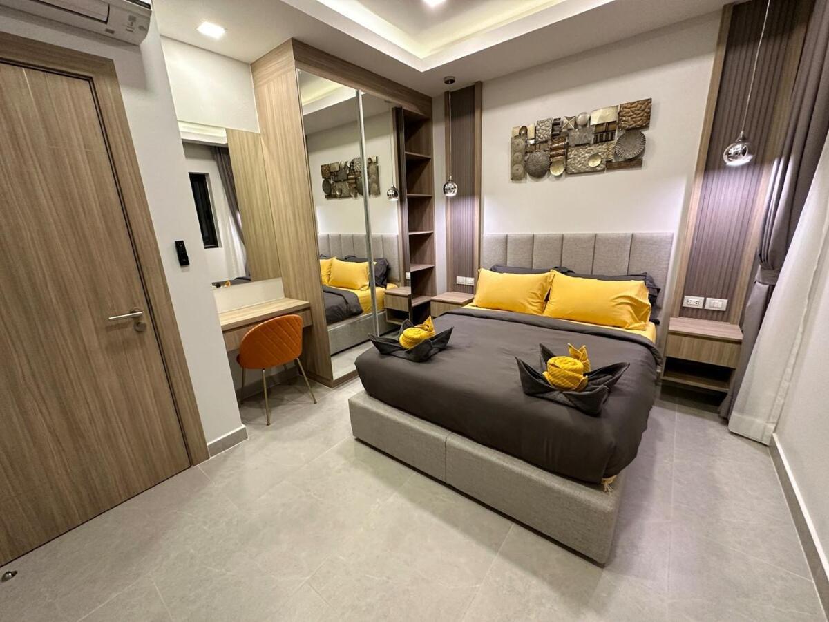 Super Luxury 3 Bedroom Private Pool With Jacuzzi, Near 711, 10 Minutes To Walking Street And - Mt8 *