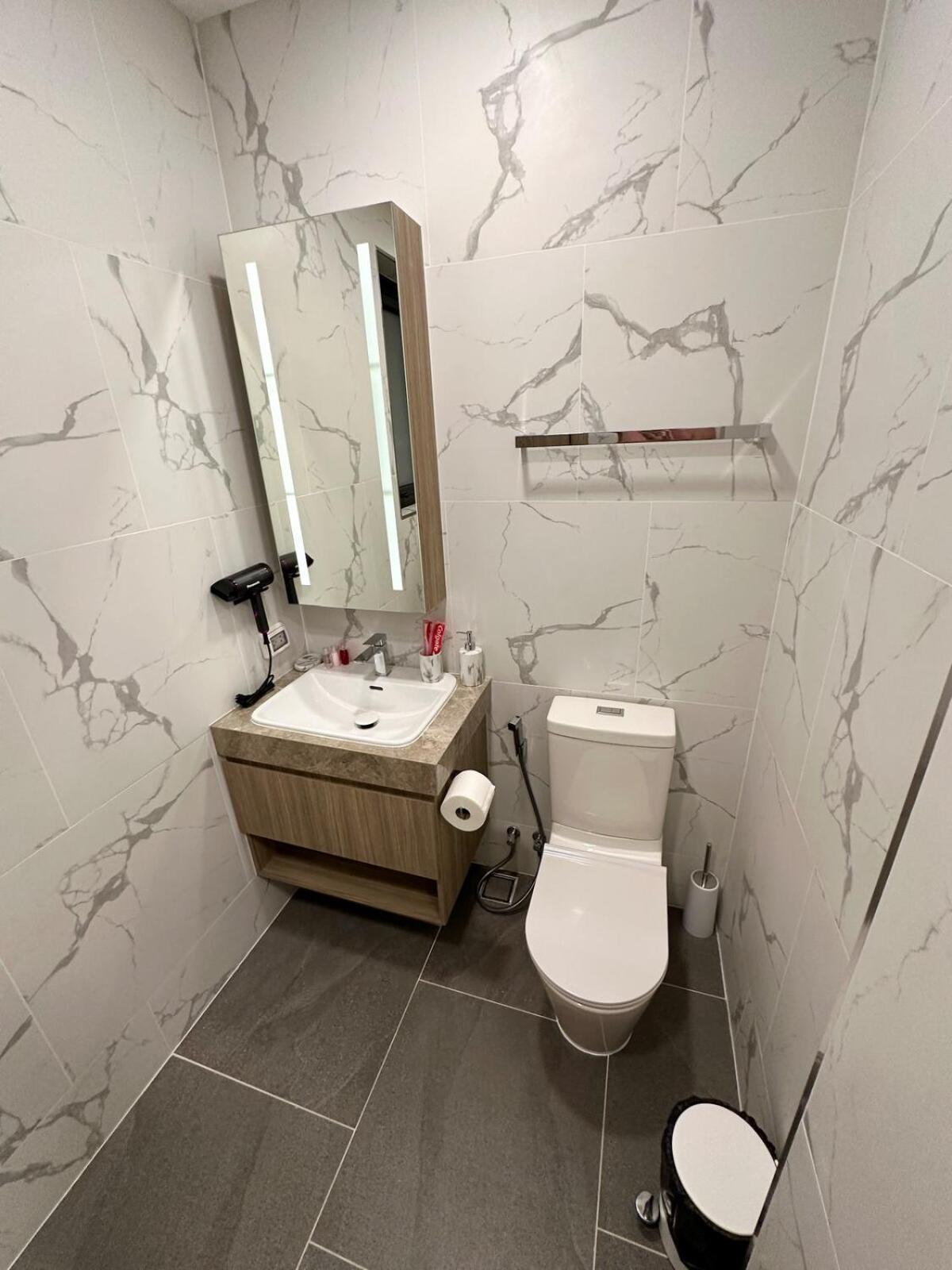 Villa Super Luxury 3 Bedroom Private Pool With Jacuzzi, Near 711, 10 Minutes To Walking Street And - Mt8 *