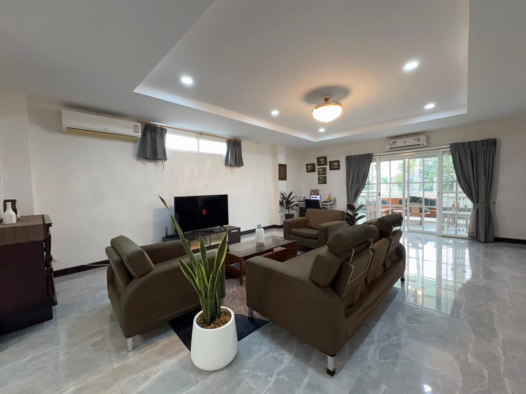 Book Now!! 800 Meters To Beach, Pattaya