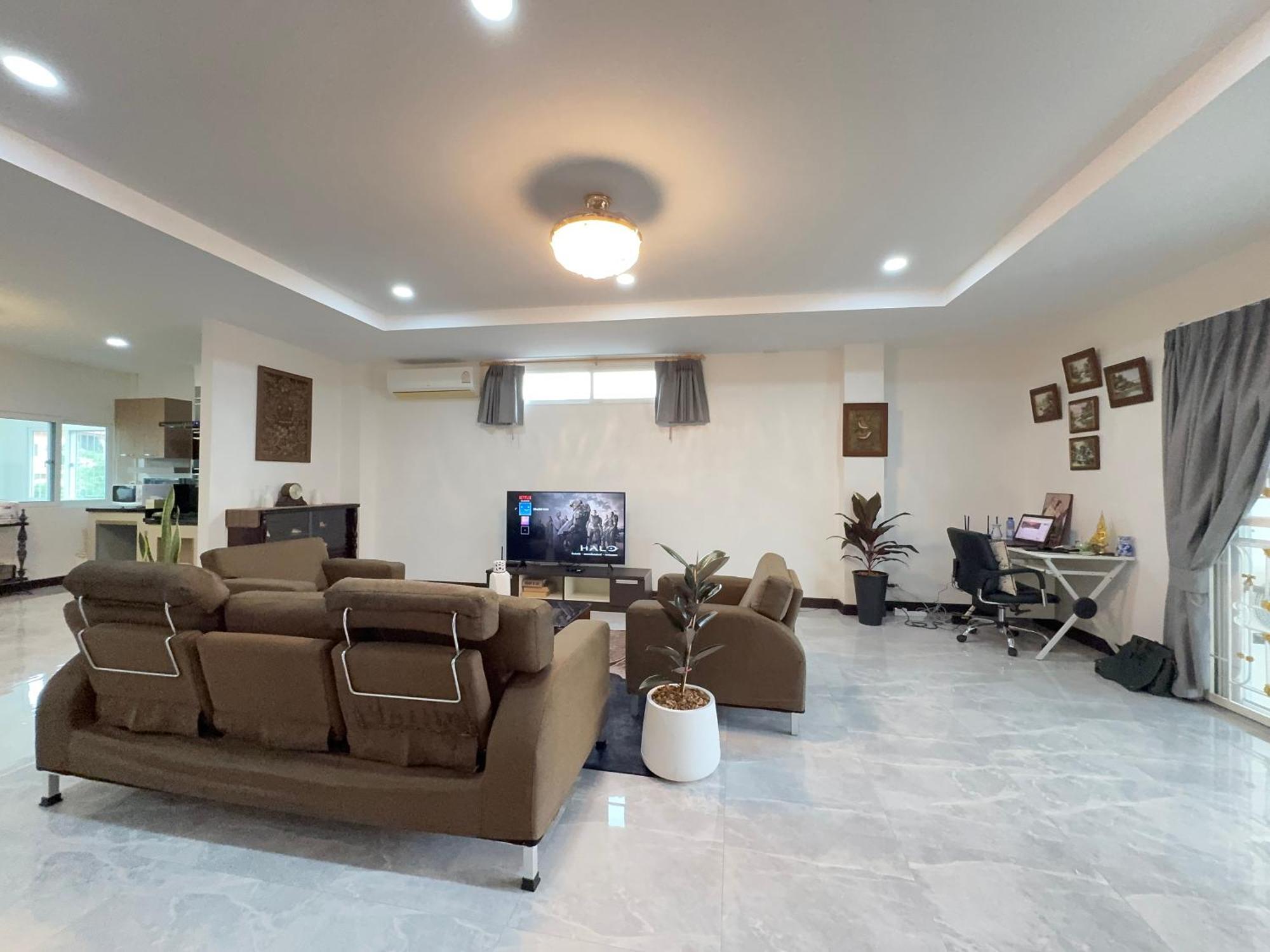 Book Now!! 800 Meters To Beach,