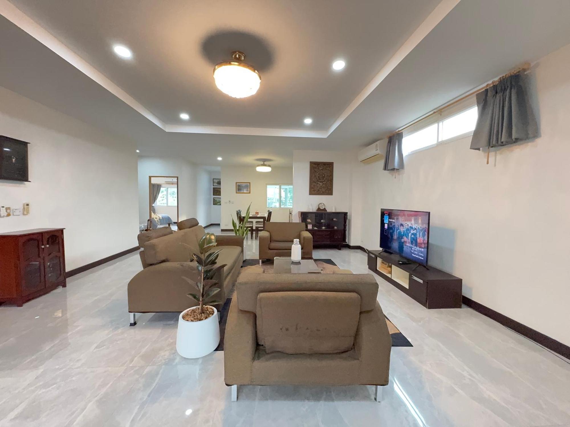 Book Now!! 800 Meters To Beach, Holiday home Pattaya