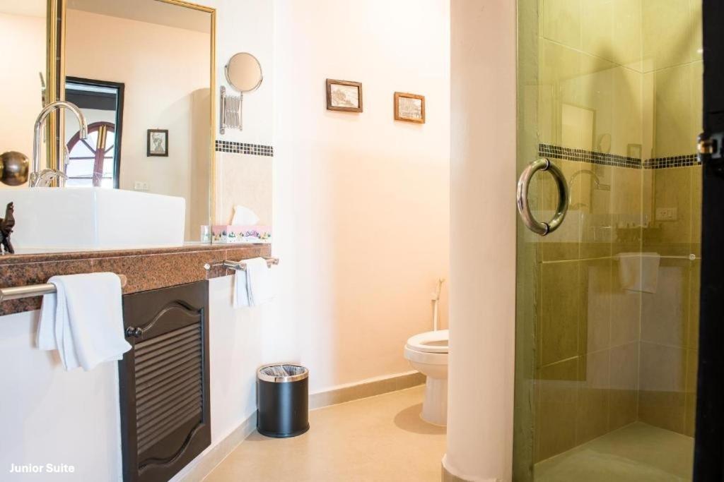 Poseidon Boutique Hotel 3*
