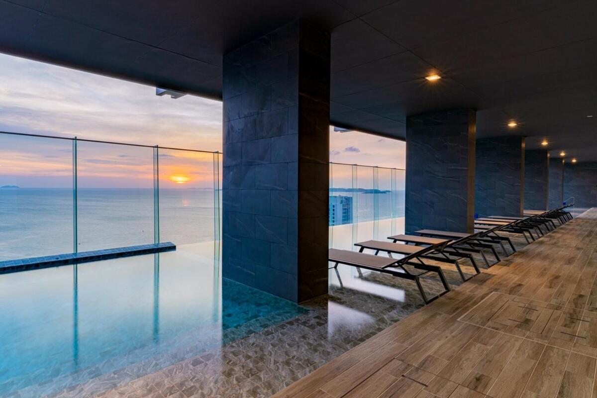 New! The Panora 1br King Seaview Penthouse *