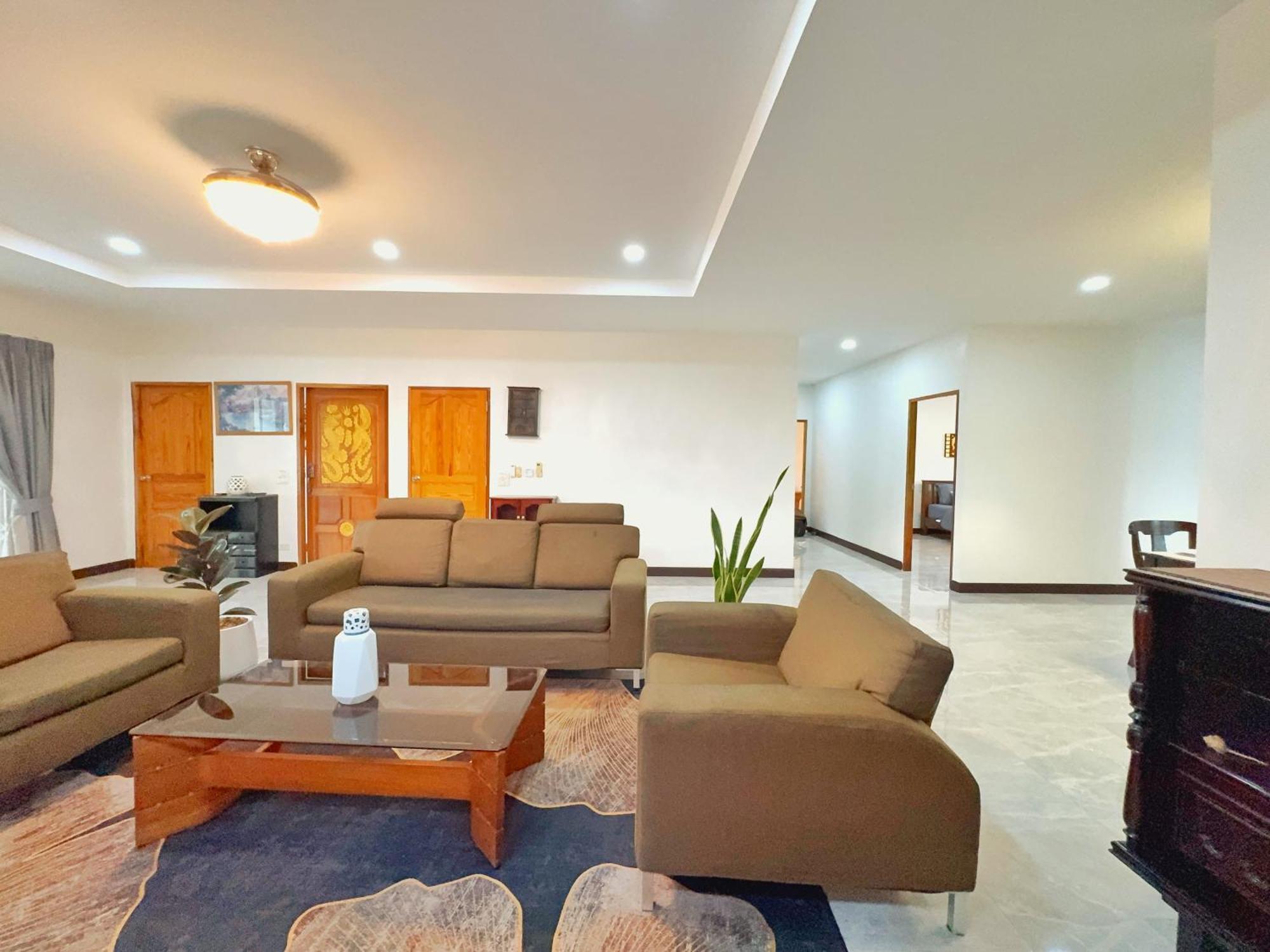 Book Now!! 800 Meters To Beach, Pattaya