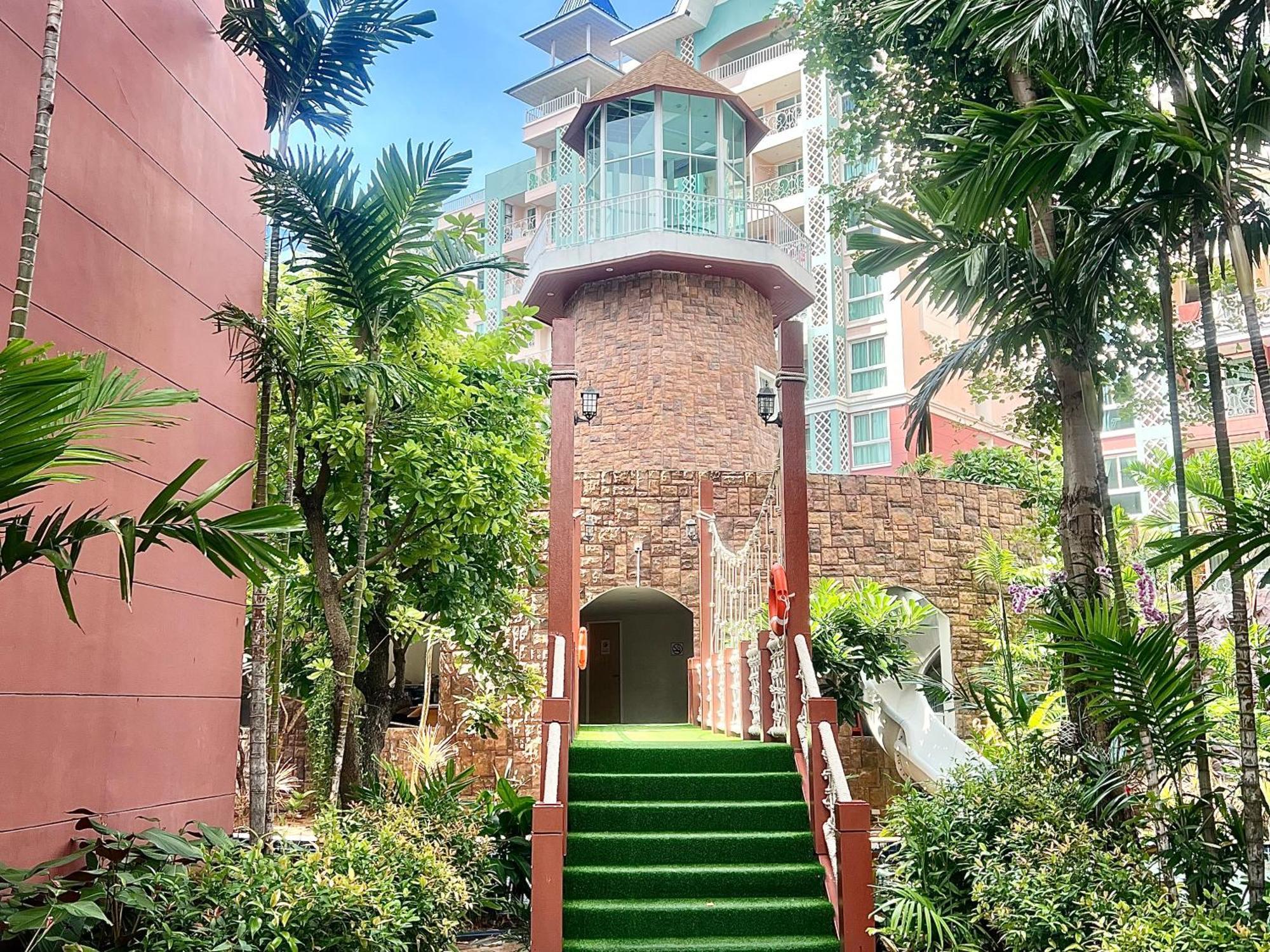 Apartment With Waterpark