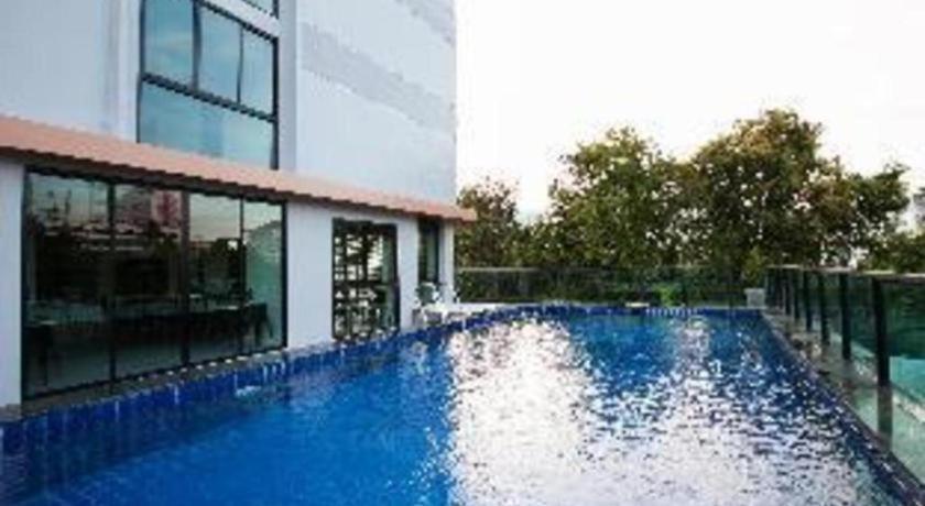 Hotel B2 South 3*