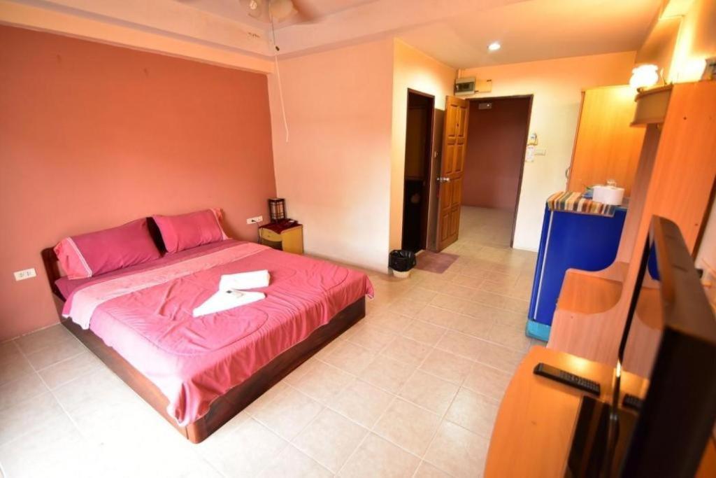 Oyo 75381 Billabong Hotel Pattaya