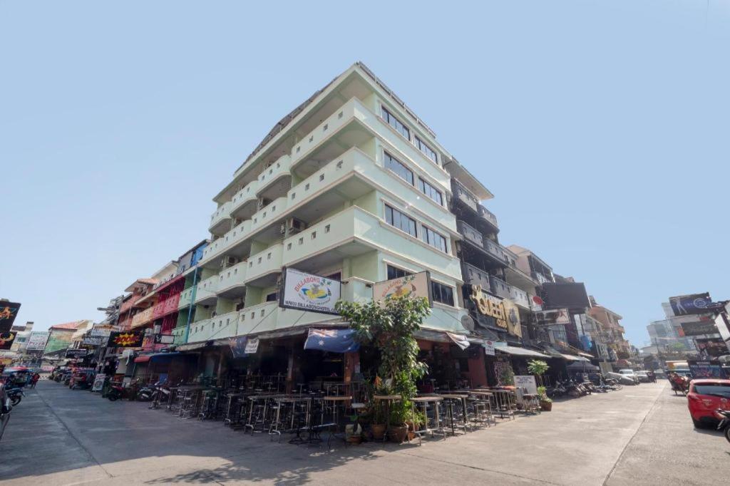 Oyo 75381 Billabong Pattaya