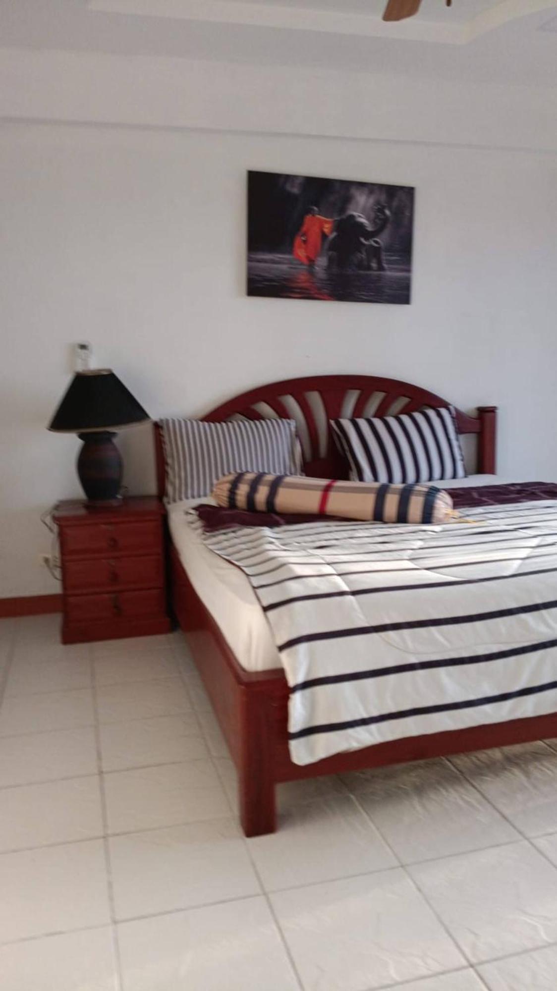 Sombat Seaview 1 Bedroom Pattaya