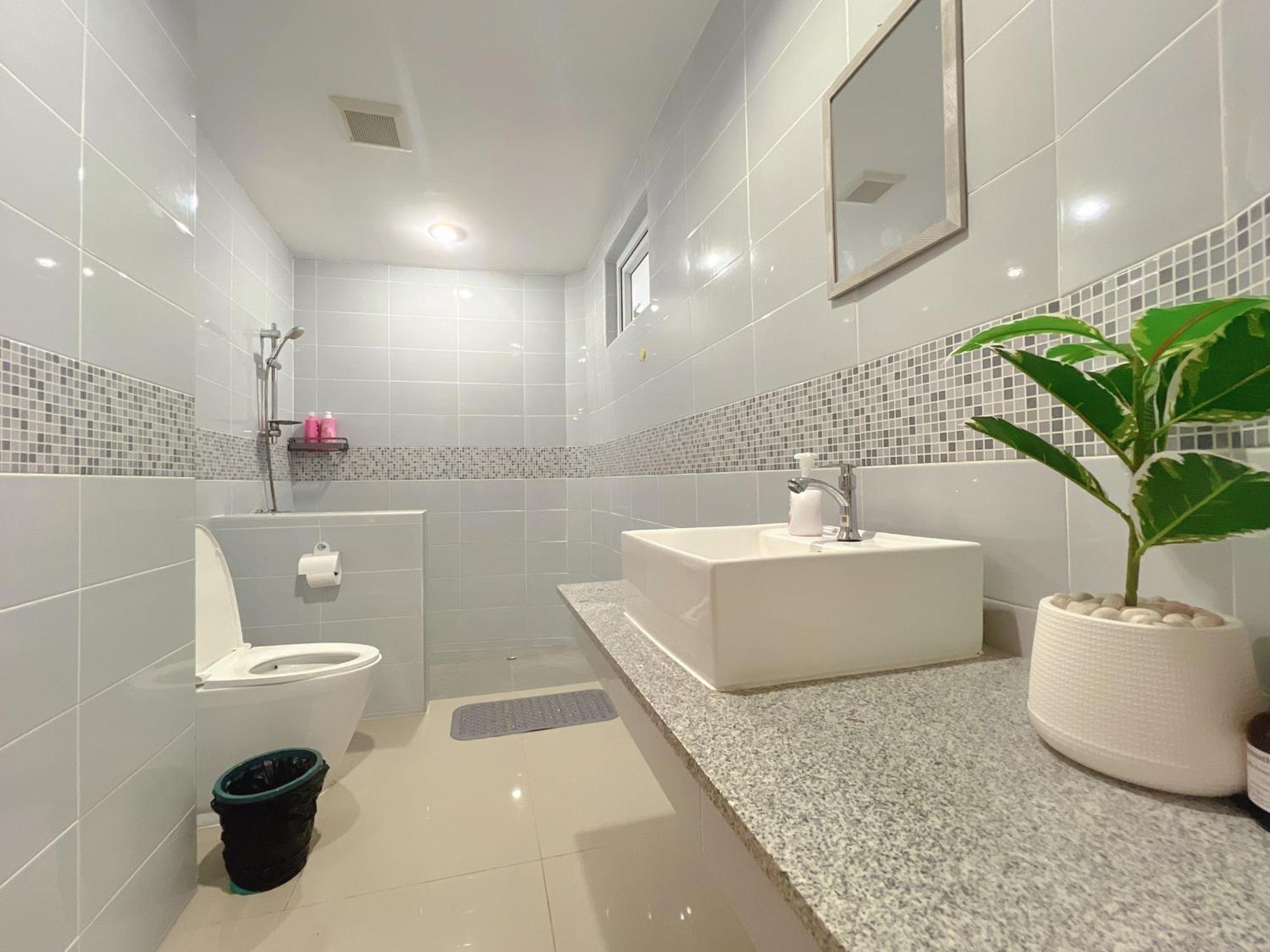 Gary Pool Pattya Villa *