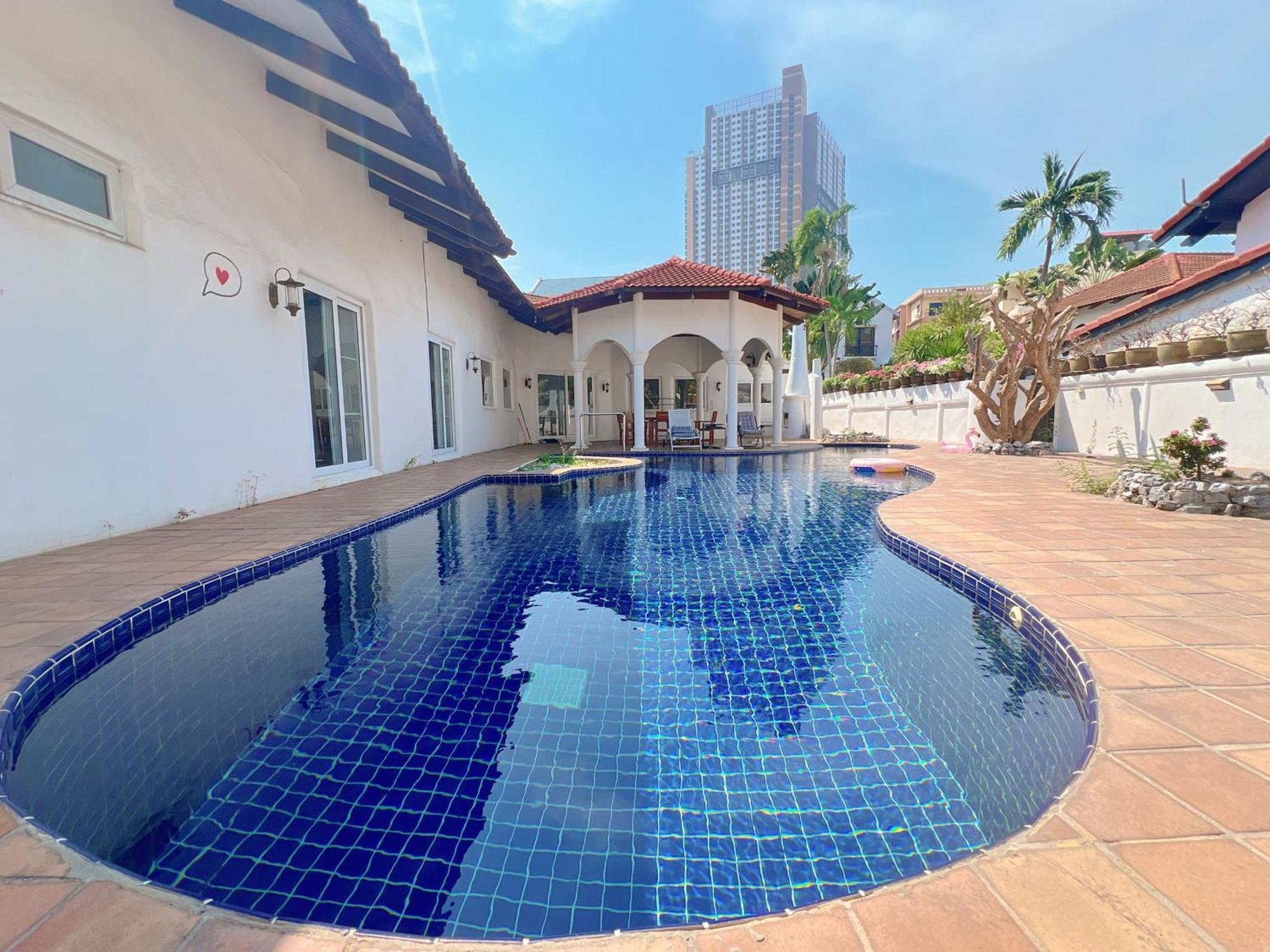 Gary Pool Pattya Pousada Pattaya