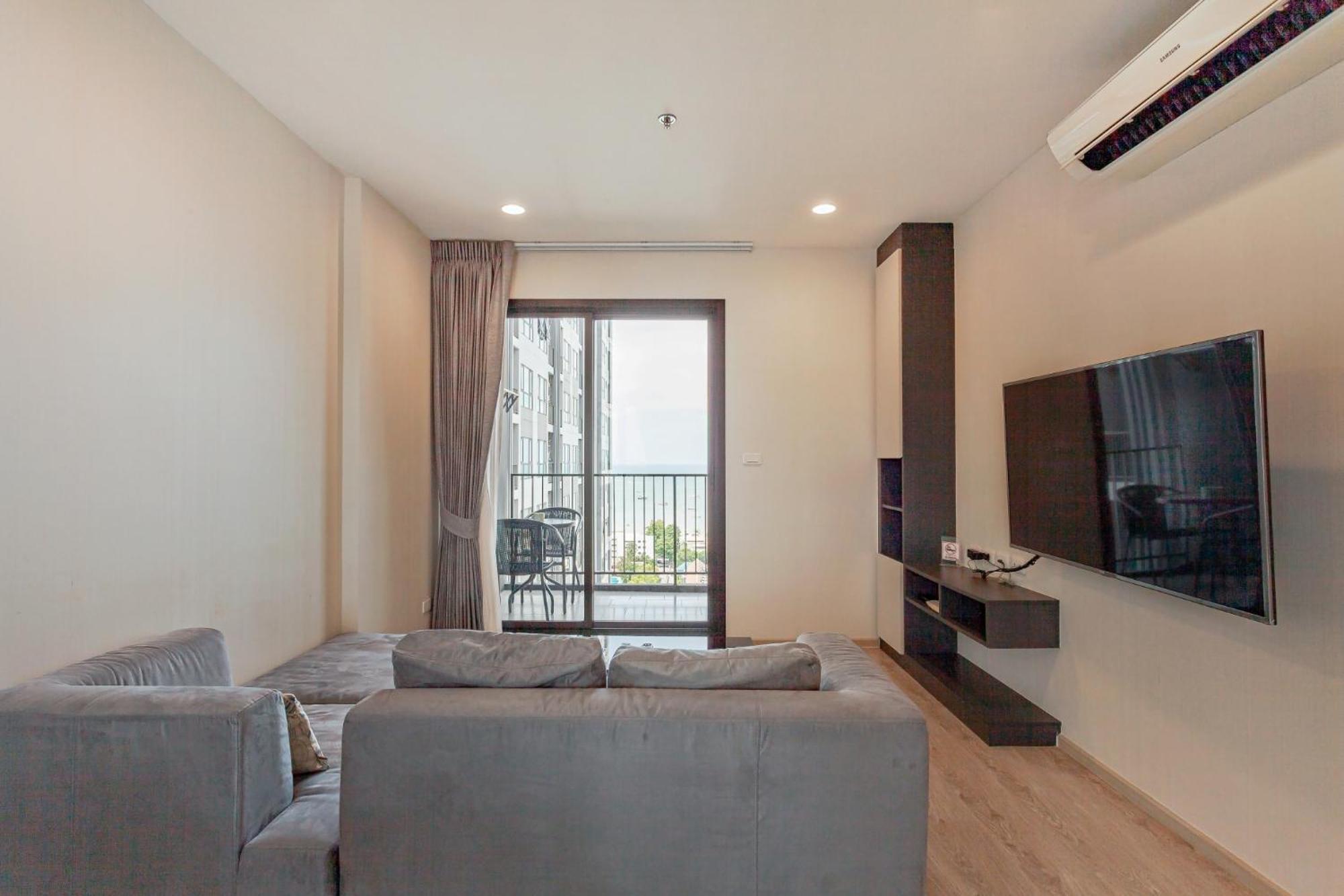 Apartment The Sea Base 20th High Floor Pattaya