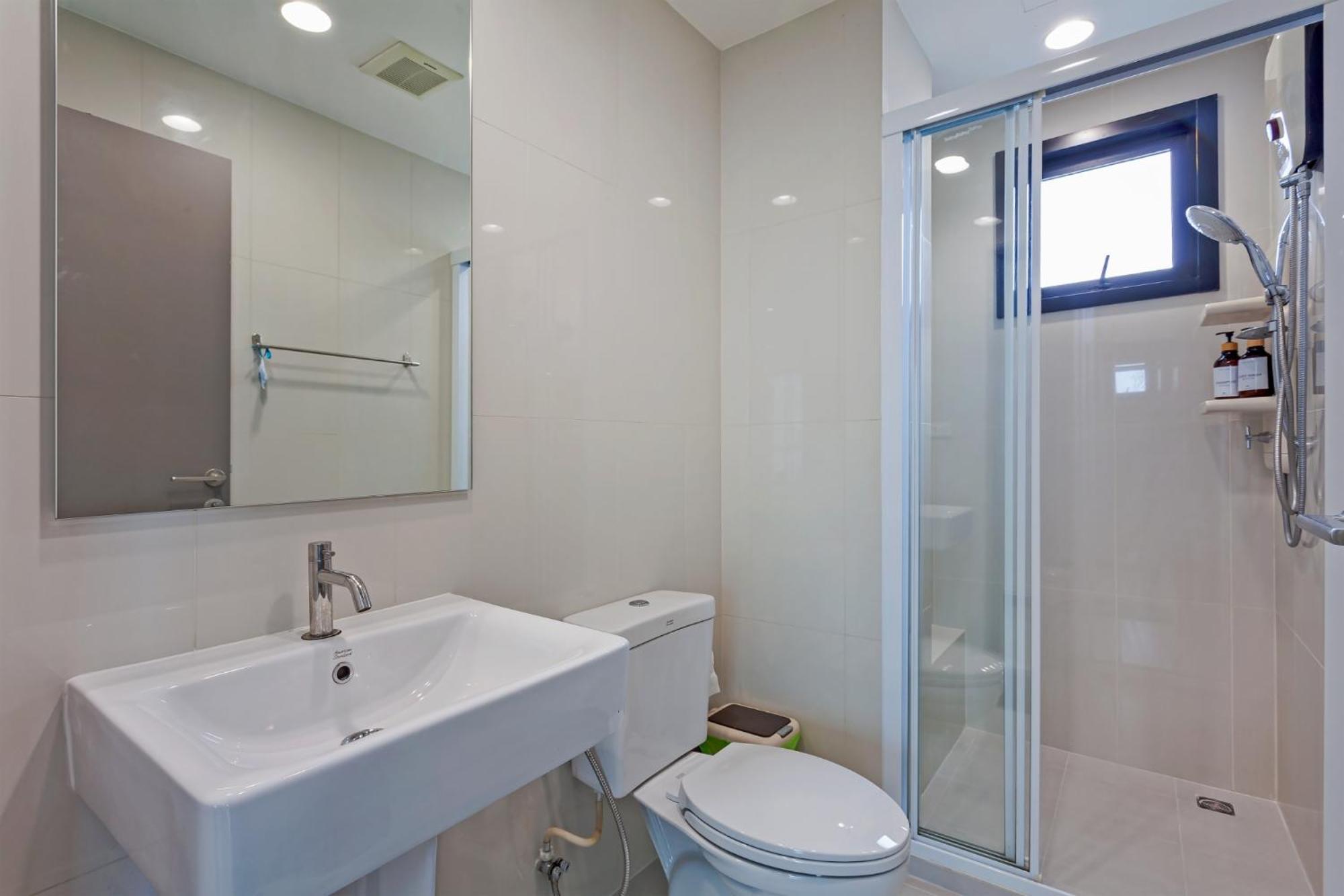 Apartment The Sea Base 20th High Floor Pattaya