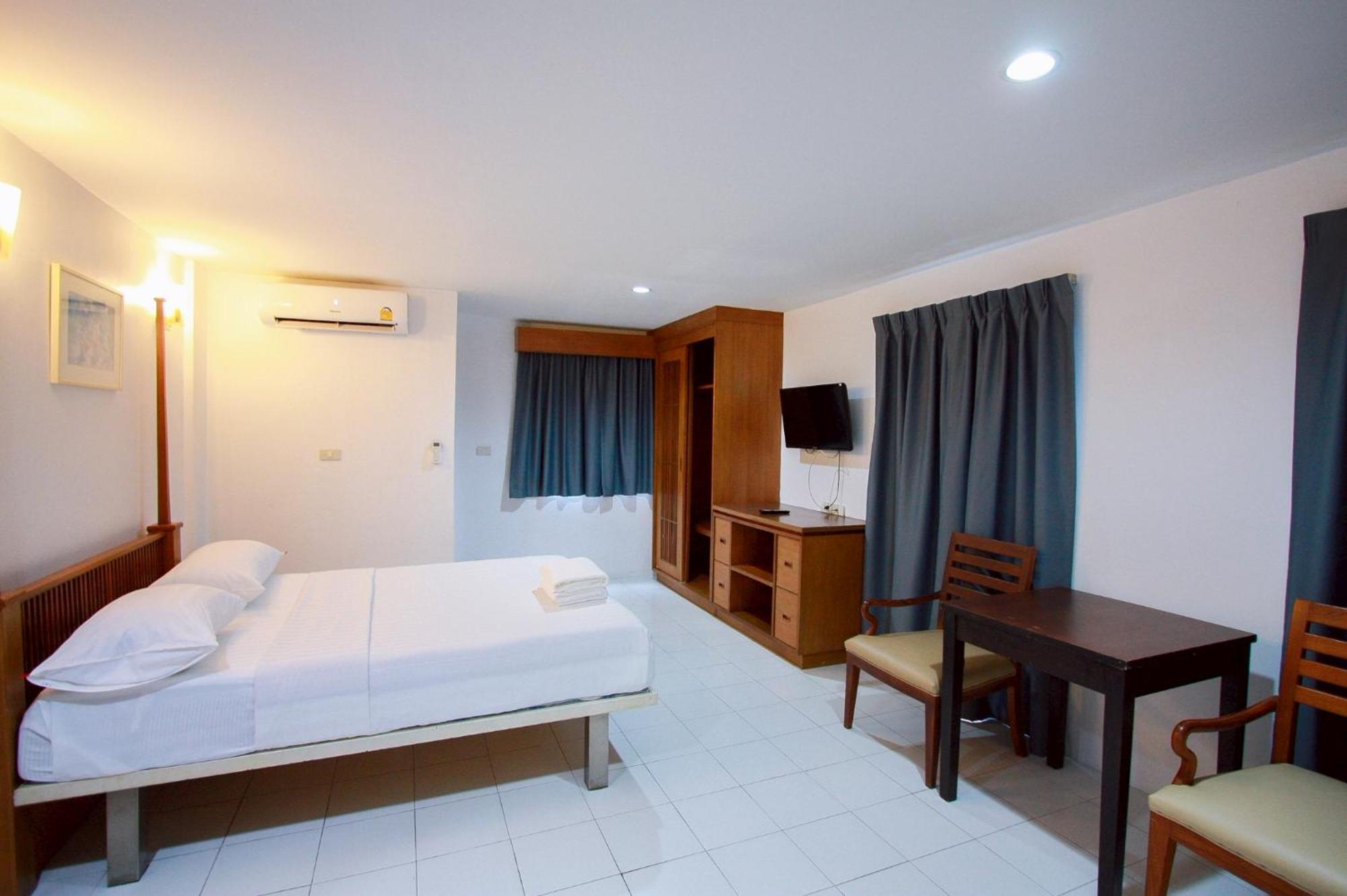 18 Coins Budget Hotel 2*