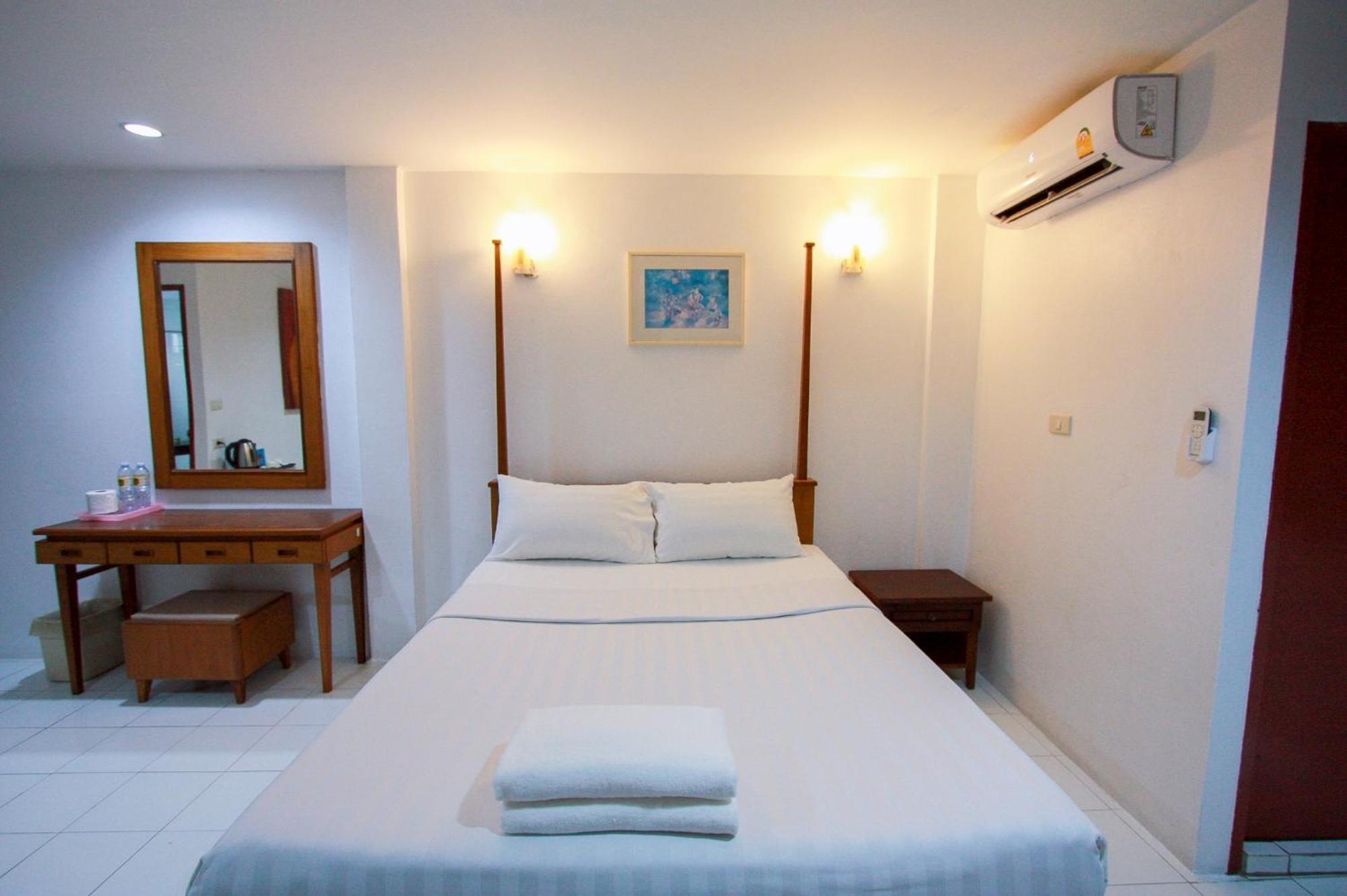 Hotel 18 Coins Budget 2*