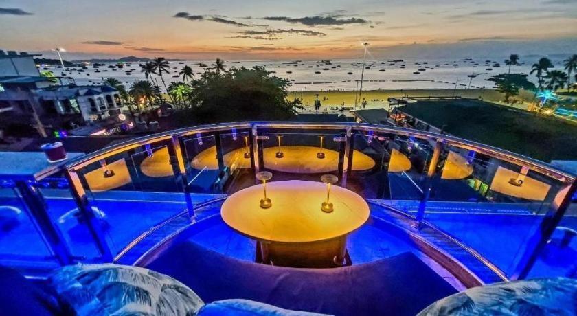 The Globe Hotel, Bar & Restaurant Hotel Pattaya