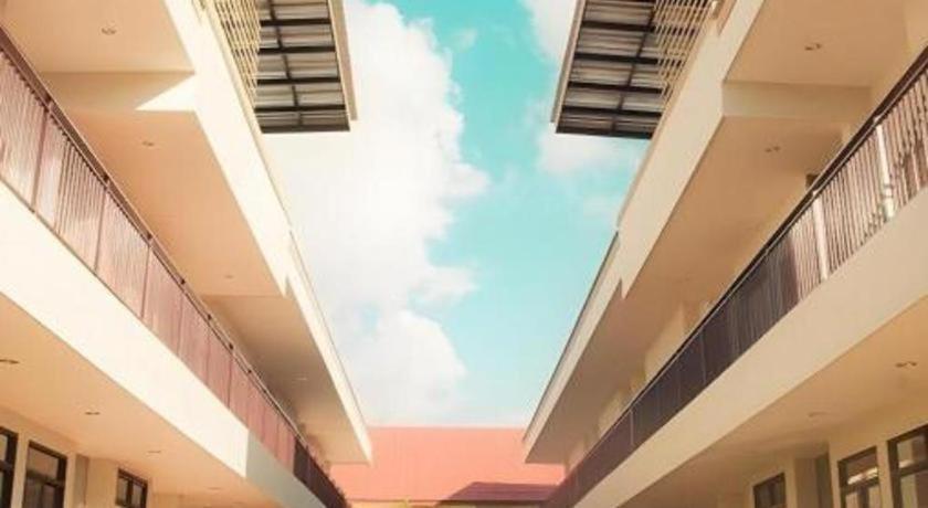 Hotel Yellow Moon 2*
