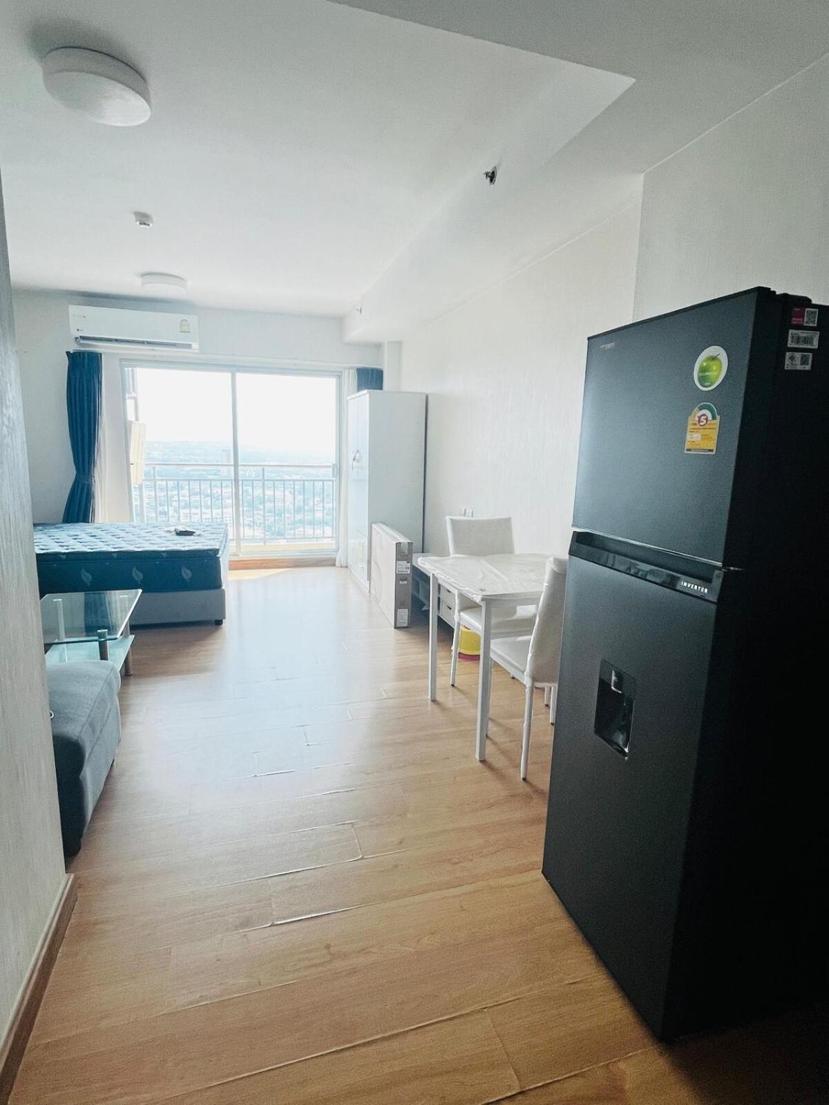 Apartment 31st Floor High Rise View *