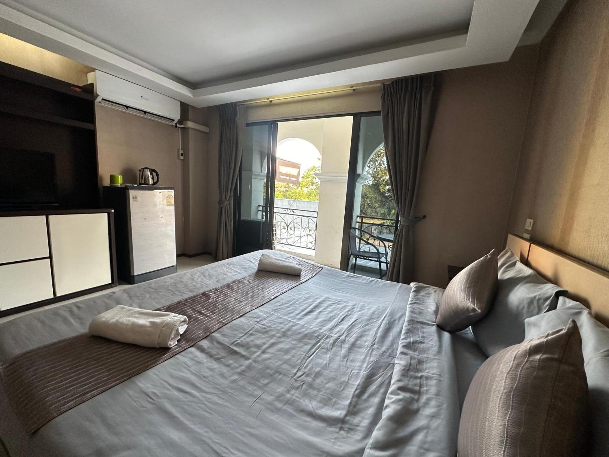 Hotel Siamese Serenity Stays-pattaya 3*