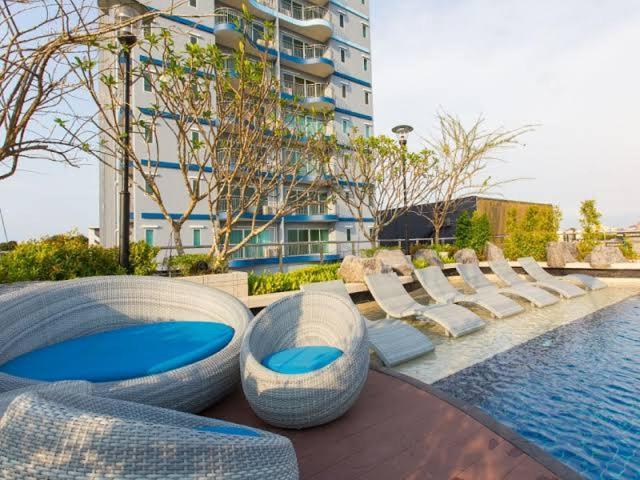 Supalai Mare 1-bedroom With Balcony & Sea View Pattaya