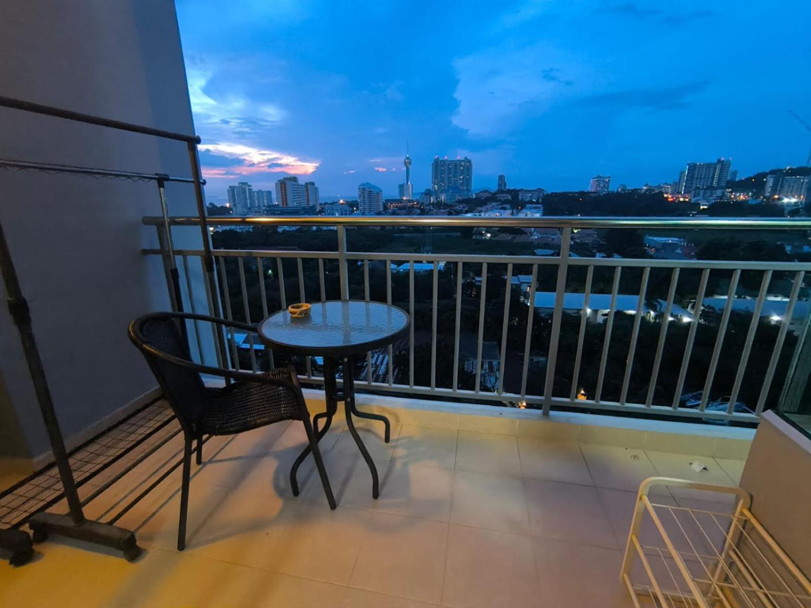 Apartment Supalai Mare 1-bedroom With Balcony & Sea View Pattaya