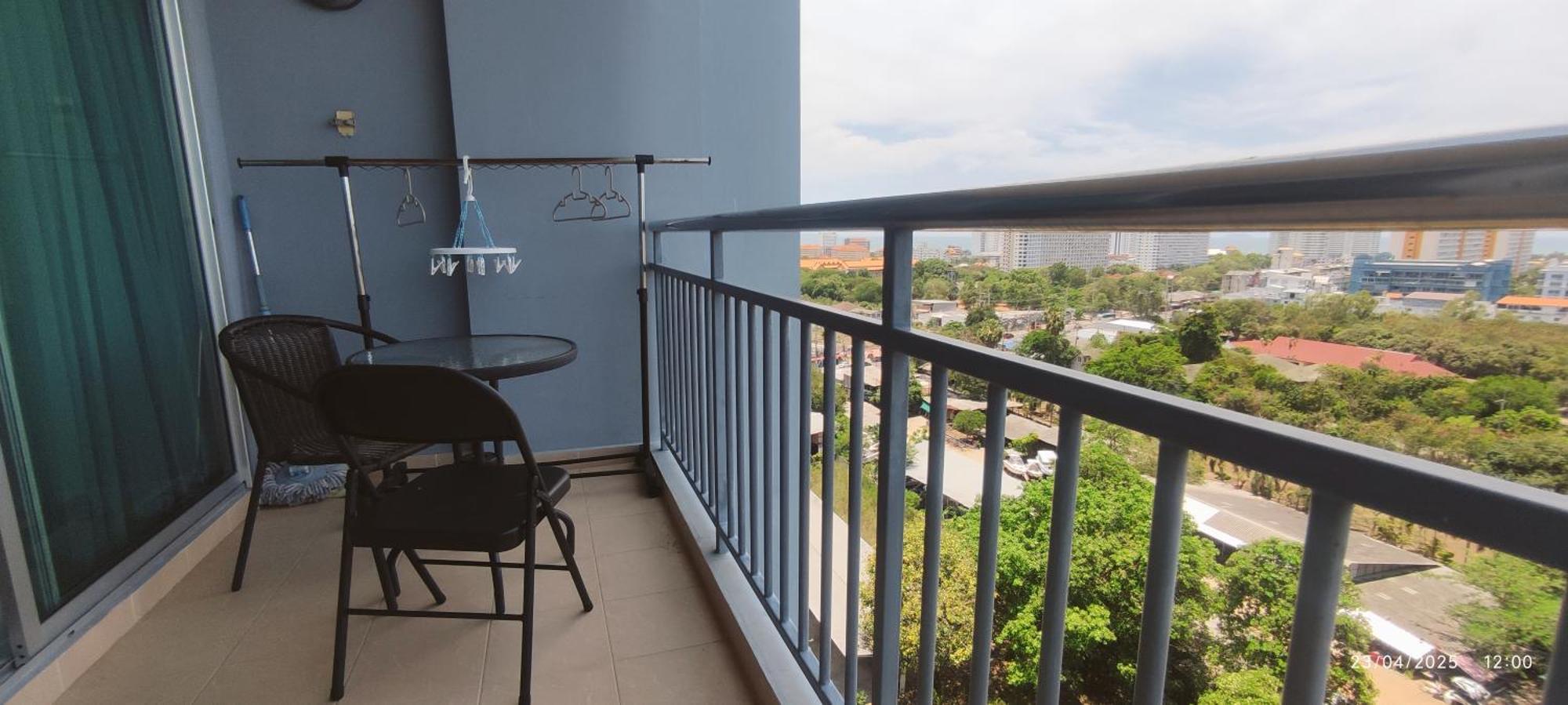 Supalai Mare 1-bedroom With Balcony & Sea View Apartment
