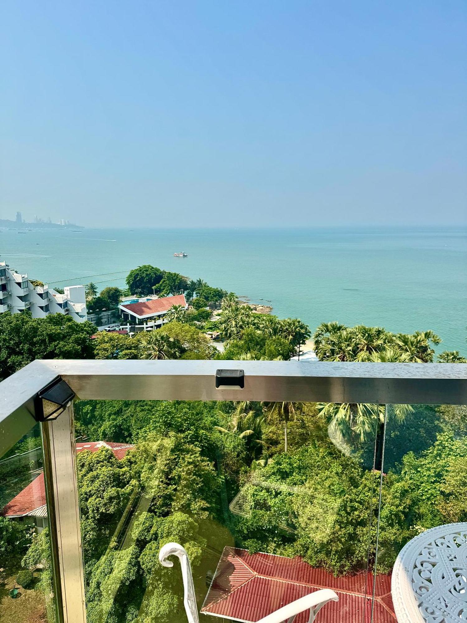 The Palm Sea View Private World Class Luxury Apartment Pattaya