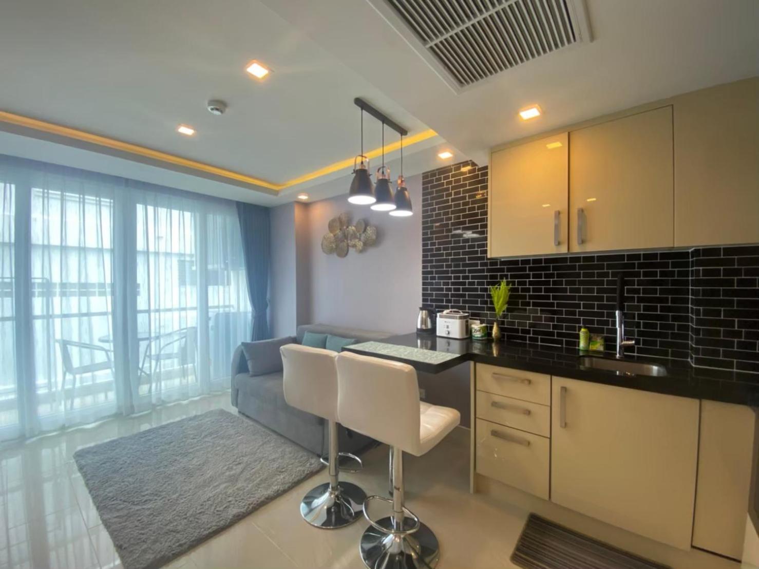 Apartment Grand Avenue Suites X Monthstayz Thailand Pattaya