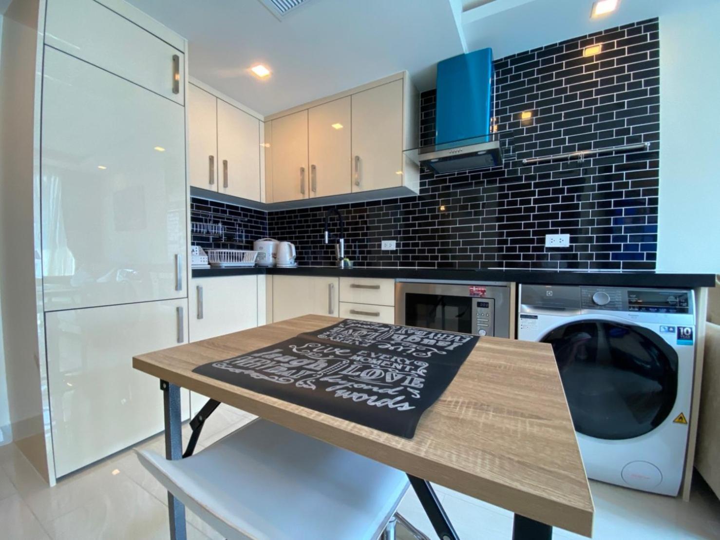 Grand Avenue Suites X Monthstayz Thailand Pattaya