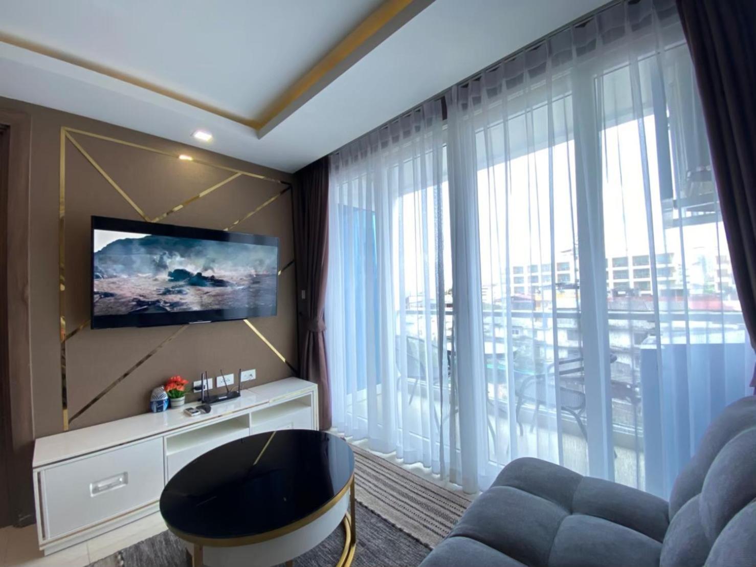 Grand Avenue Suites X Monthstayz Thailand Apartment