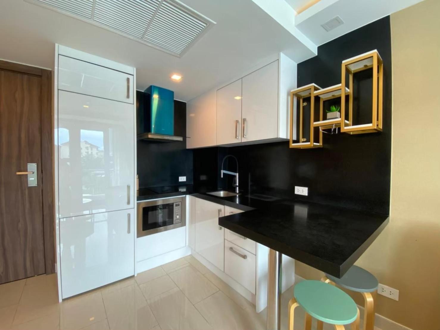 Apartment Grand Avenue Suites X Monthstayz Thailand Pattaya
